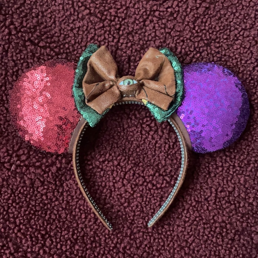 Minnie Mouse ears